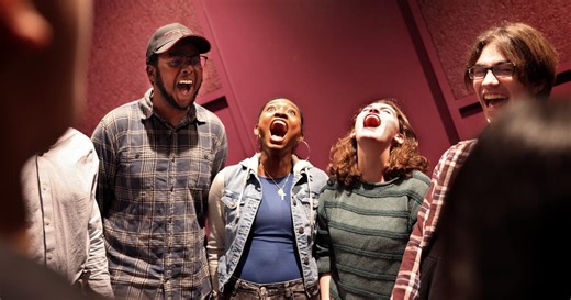 Who minors in comedy at USC?