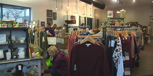 41 tips to support small businesses this holiday season (on any budget)