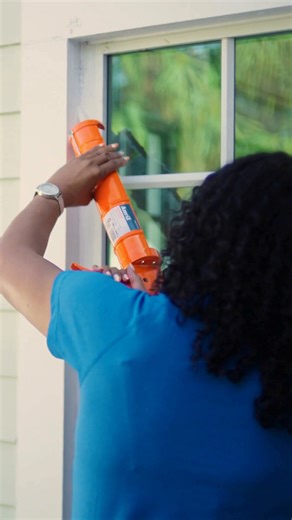 The cold weather isn’t over yet! Make sure your home is keeping the warmth inside where it belongs with a few simple steps. 🪟 Seal leaks around windows and doors to stop heat from escaping. 🚪 Use draft stoppers along exterior doors. 🏠 If you have a fireplace, make sure to close the damper when it’s not in use. An open damper acts like an open window! ✅ Want long-term comfort and savings? Adding ceiling insulation helps your home stay warm and reduces strain on your heating system. We even pro