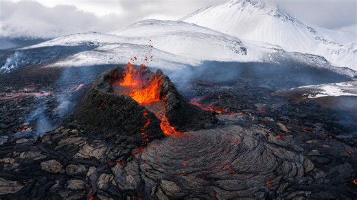決して完全には眠らない火山