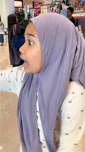 ZIZI'S LITTLE SISTER RAN OFF AT THE MALL❗️😱 #davinadanzizi #shorts
