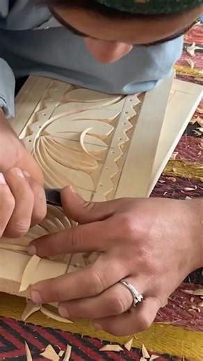 Carving Beautiful Shapes on Wood | Voov Woodwork