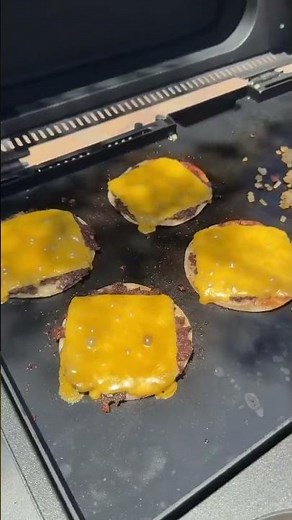 Smash burger tacos on the HALO Getaway Griddle 🍔 🌮