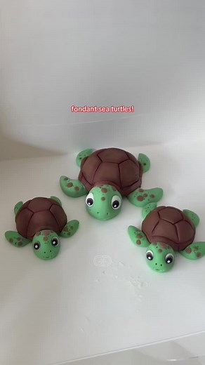 fondant sea turtle cake toppers! #handmade#dilmidelights#fondant#customorder#seaturtle