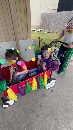 JES’s annual parade was fantastic! 🎉 Our students had an amazing time, and their excitement and smiles made the event truly special. Thank you to everyone who helped make this a fun and memorable day for our school community! | Jefferson Elementary School