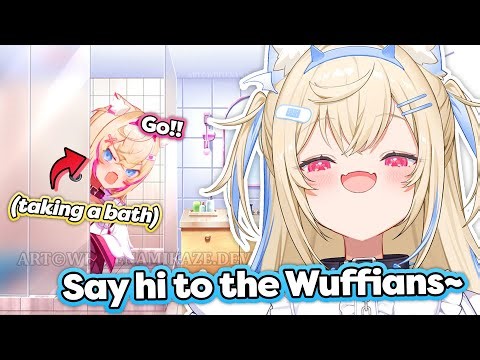 Fuwawa barged into the bathroom while Mococo was taking a bath