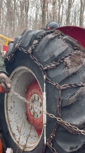 How to get your tractor unstuck!! well How to ish￼￼ #tractor #masseyferguson #homesteding