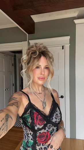 56K views · 833 reactions | The perfect high updo everytime especially for short-ish/medium length hair!! The star of the show is the @conair curl secret !! These curls hold SOO good!! Brushes: Scalp Care Flexi Head – 10/10 for detangling hair before curling Velvet Touch Extra Wide Vent-The ideal styling tool for brushing out curls before teasing pig tails (this fluffs the curls a bit)! Elastics: @scunci | Torie Lynn Bliss | Facebook