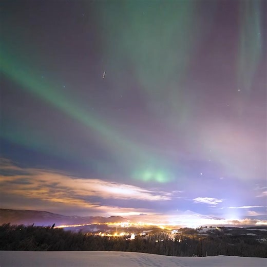 Clouds rolling in but aurora still visible 🤩🤩 | Aurora Borealis Observatory