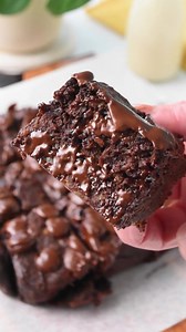 3-ingredient Banana Brownies (No refined sugar, NO Eggs, NO Dairy) RECIPE IN COMMENT | The Conscious Plant Kitchen