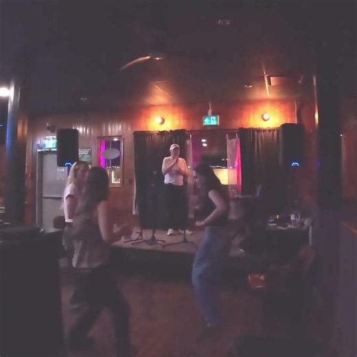 LADY MADONNA - KARAOKE