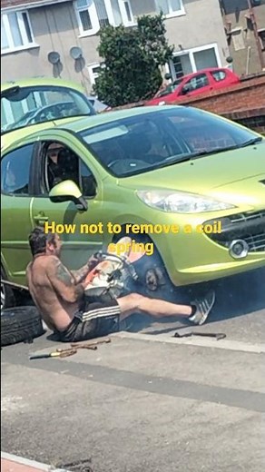 HOW NOT TO REMOVE A COIL SPRING #omg #getitdone danger #roadsiderescue #coilspring #powertools