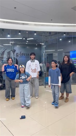 Loved Dancing lately at Gforce Dance Center Alabang w/ new found friends!💙 Eyyy!🤙🤙🤙 | Alyona Baquial