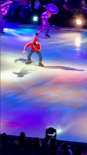 Mi Familia ❤️ Every Beat of a Proud Corazón! 🎸💀 | Coco Disney On Ice