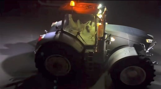 10K views · 134 reactions | Light system on the new LESU Tractor 朗朗 #lesu #rcmodel #LESU | LESU RC USA | Facebook