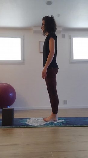 Cette semaine, je te partage des outils pour t'aider à protéger ton dos 😘 Prends soin de toi🍀 N'hésite pas à me demander des conseils si tu as besoin☺️ | Yoga Lumière Laurie Roumesy