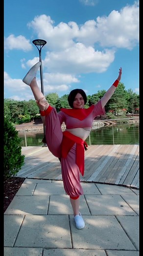 Flexibility Challenge with Ty Lee Cosplay