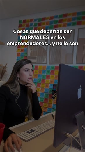 Manu Arango | Marketing para emprendedores | Social Media on Instagram: "1️⃣ Empieza sin tener todo listo. El progreso nace del movimiento, no de la preparación infinita. 2️⃣ Muestrate aunque te dé pena. Si no te ven, no te conocen y si no te conocen no te compran… La seguridad nace con la práctica, no antes. 3️⃣ Invierte en ti y en tu negocio. Pretender crecer sin invertir es como querer cosechar sin sembrar…Proyecta tu negocio como algo grande y no como un hobbie 4️⃣ Tomátelo en serio aunque a
