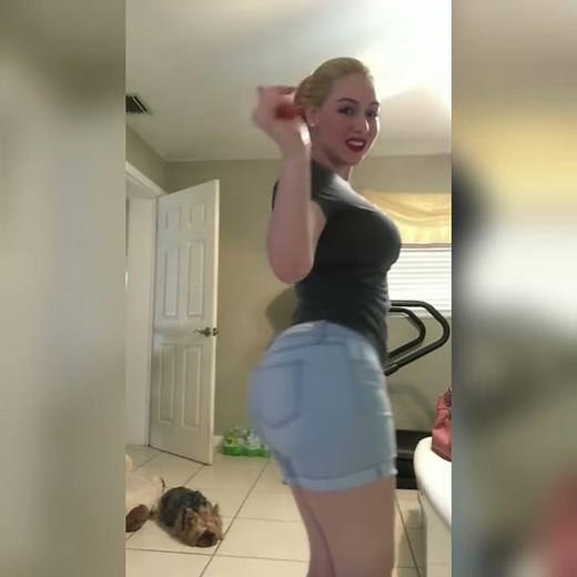 Linda chica bailando sexy - Latin girl dancing 🎶