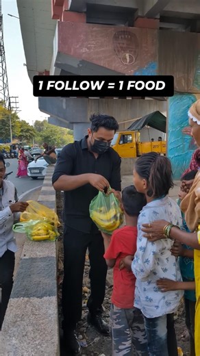 Kyaa Aap Bhi Follow Karke inki Madad Karoge 👇 #streetdog #dogs
