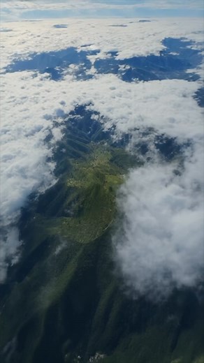 Where the mountains meet refined comfort, Bear Lake Reserve invites you to experience more than the outdoors. Relax, unwind, and let luxury be part of your journey. ✨ Reserve your mountain retreat at bearlakereserve.com. #bearlakereserve #mountainliving #luxuryliving #vacationhomes #ncliving BLR Realty, LLC | Bear Lake Reserve