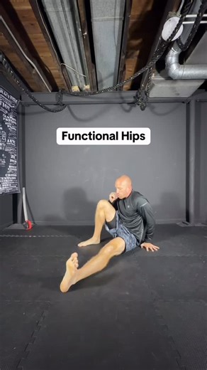 10 minute full body workout with a focus on functional hips👇🏻 👉🏻 4-8 reps EMOTM (every minute on the minute) 👉🏻 Follow me @moyt_fitness for more functional bodyweight training and fitness tips 💪🏻🧠 #PurposeDrivenFitness #BodyweightTraining #FunctionalTraining #HomeWorkout #MOYTFitness | MOYT Fitness