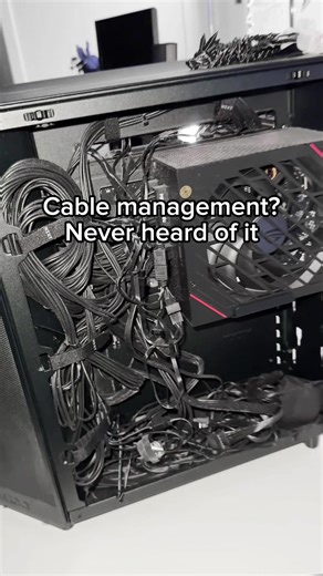The lion doesn’t concern himself with cable management 🫡 @marmara.tech —————————————— #techtok #setup #pc #cablemanagement #fyp