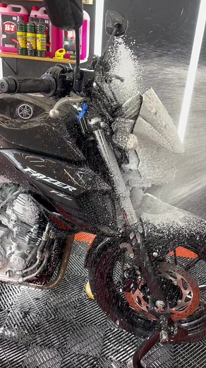 Motorcycle Detailing Process: Expert Cleaning Guide