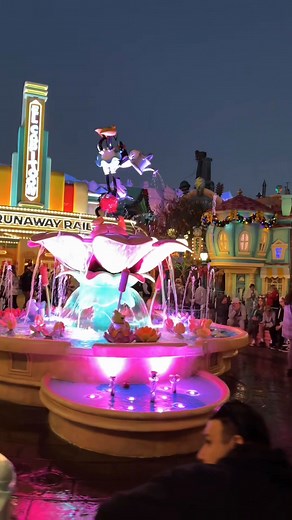 save this for when you go to Disneyland pregnant! #disneyland #pregnant #pregnantlife #pregnanttiktok #disney #obgyn #pregnancy #momsoftiktok #millennialmom | The Latina Doc