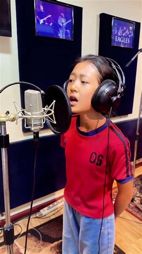 အသည်းနုတော့ကြောက်တာပေါ့ 🎤နော်အေးမြတ်စုဝေ