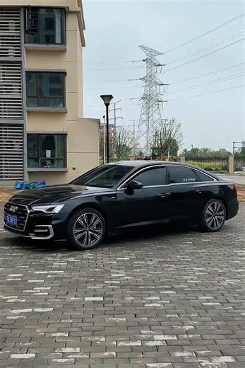 The Audi A6 is considered the most classic, and there's no arguing with that. #audi #a6 #audia6