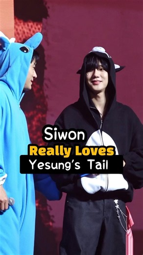 Siwon Can’t Stop Playing With Yesung’s Tail Costume 🤣
