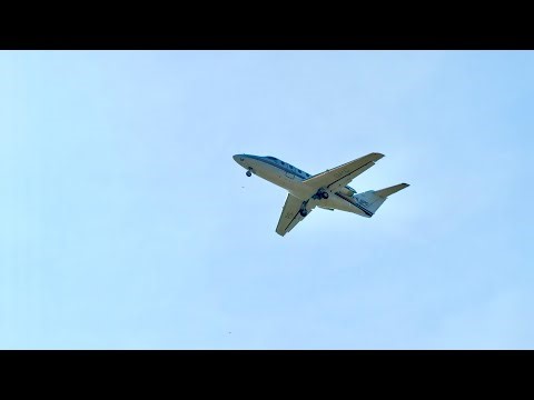 Decolagem do jato Beechcraft 400A Beechjet