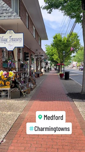 Checkout Medford NJ if you haven’t been. Thus town boast so much charm and has tons to offer from scenic walking trails and lakes to delicious restaurants and breweries. Fantastic place to live. This is a little peak from my stroll down Main Street today. 🌳🍺 #realestateinvesting #realestate #burlingtoncounty #nj #southjersey #antiques #firsttimehomebuyer #sellers #njtowns #charmingtown #byobs #trails #lakes #bakeries #restaurants #yoga #healthandwellness #villagetreasures #lowerforgebrewery