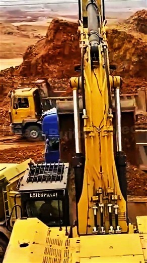 CAT 365C Massive Overburden Loading to 4-Axle Truck! 💪🔥 #earthmoving #heavyequipment