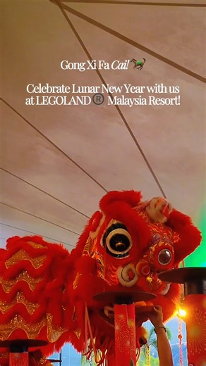 🎇Celebrate Lunar New Year with Special Performances! 🐲💫 Enjoy a series of exciting Lunar New Year performances from 17 - 22 February 2026, featuring: 🦁Lion Dance Blessing 🎪Lion Dance Acrobatic High Pole 🐉Dragon Dance Performance 🤹‍♂️Stilts Walker Acrobatic 🎼Oriental Live Music 🎎Chinese Face Changing 🥁Ancient Drum Show Come celebrate, enjoy the performances, and soak in the festive vibes at LEGOLAND®️ Malaysia Resort! 🎊 Explore more: https://www.legoland.com.my/explore/shows-entertainm