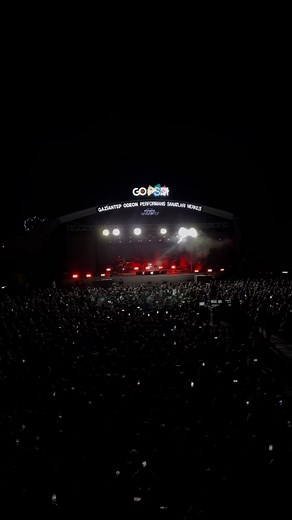 MEM ARARAT on Instagram: "Em do êvarê li bajarê Dîlokê bûn û dunya xemilî bû ji kulîlkan.Ez ji bo dostanî û dilgermiya we çi bêjim kêm e dostno.Bi rastî hun zahf delal in.Hezkirin û silav ji bo we 💐💐"