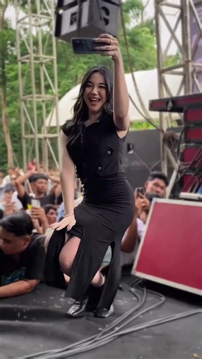 #dangdut #viral #viralvideos #dangdutkoplo #penyanyidangdut #beranda #biduancantik #dangdutan