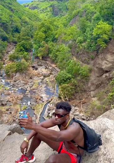 #ashtonhall 🇷🇪