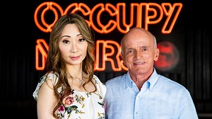 World's 1st space tourist signs up for flight around moon