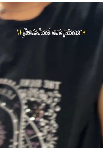 I love my cutie little tree frog to join me on my adventures from @teethplant 🥹💚 #frog #tattoo #smallartist #natureinspired