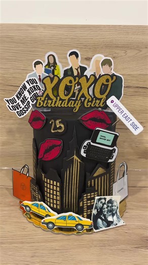 Gossip Girl-Inspired Cake Design Ideas