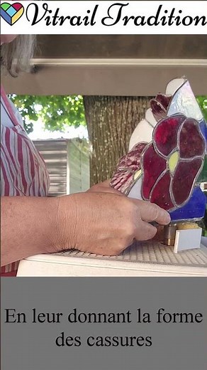 Restauration d’un abat-jour Tiffany : réparer ou refaire ? Tiffany lampshade restoration