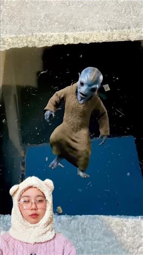 THERE ARE ALIENS UNDER THE SEWER⁉️😱