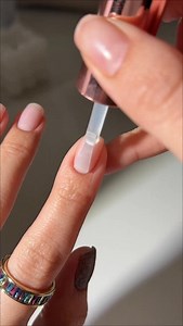 A Dark Glitter Dip powder combo 💅 @glowdipnails •code BEELONAILS •Dark Roast •Stardust *affiliate/paid to create #dippowder #dippowdernails #shortnails #nailinspo #dippingpowder | Beelo Nails