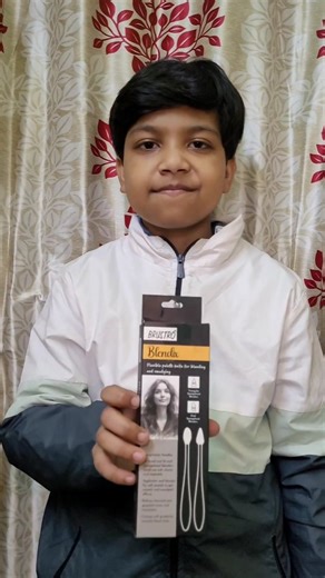 Sayantan Sinha on Instagram: "Brustro Blendix: The Ultimate Tool for Precise Blending Use: Ideal for blending and smudging charcoal, graphite, and soft pastels. Inside the Box: 2 ergonomic handles and 20 replaceable sponge heads (10 triangular & 10 oval). Why Buy: Provides smooth, professional shading without using fingers. The sponge heads are washable and reusable. The Brustro Blendix, is a specialized tool designed primarily for artists working with dry media like charcoal, graphite, and soft