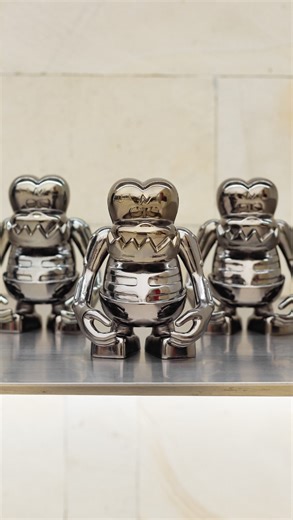 TEMPL on Instagram: "NH x BOUNTY HUNTER . Metal-Kun “METAL-KUN” is a special specification that reproduces one of BOUNTY HUNTER’s iconic icons, “SKULL-KUN” made of soft vinyl, with metal alloy. Both arms are movable. Both logos are placed on the back and the soles of the feet. Width: 13cm. Height: 16.5cm. Depth: 8cm Now available In-store, Online & Personal shopper. #TEMPLstore #neighborhood #nbhd #bountyhunter"