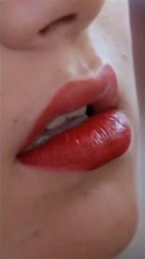 LIPS!! #Shorts#TrendingNow#ViralVideo#YouTubeShorts#FYP#GlowUp#Beauty