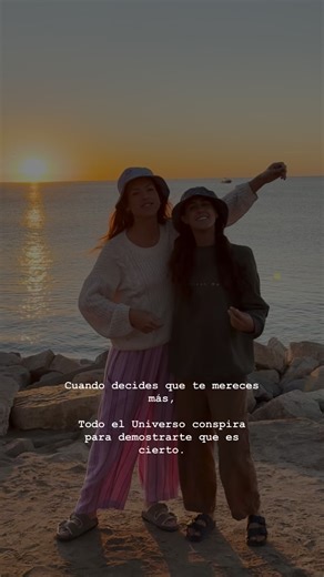 Ali Begun on Instagram: "Este año decidí que me merezco que esta vida sea la mas hermosa que yo me pueda regalar. Te quiero decir cosas que me ayudaron a lograrlo: 1. Preguntarme constantemente … ¿y qué tal que esta c#ingon?, y hacer cosas que me sacan de mi zona de confort. 2. Tenerle más fe a que las cosas van a salir mejor de lo que creo, y cuando salen diferente a lo que esperaba aprender a agradecerlo también. 3. Dejar que mi curiosidad me guíe más que mi lógica. 4. Dejar de adivinar el fut