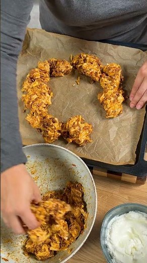 Bolognese Wreath with Herb Dip